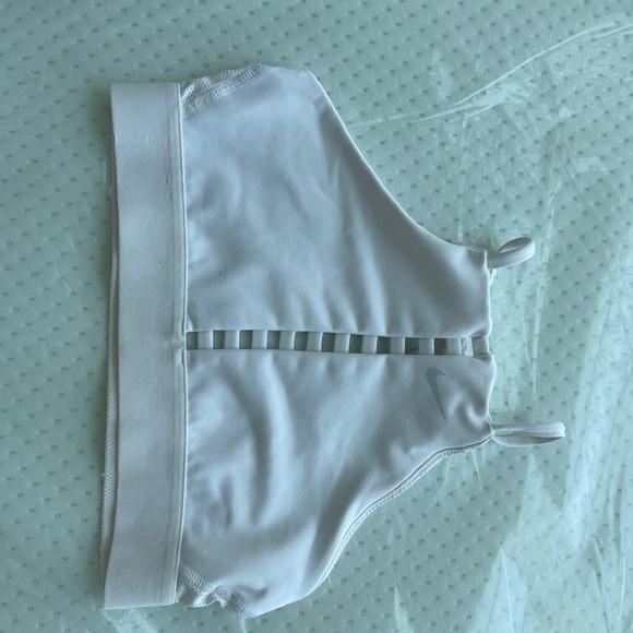 3 Nike bras - Picture 8 of 8